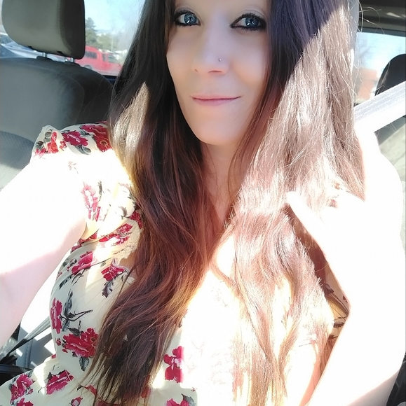 Meet your Posher, Michelle - Picture 1 of 16